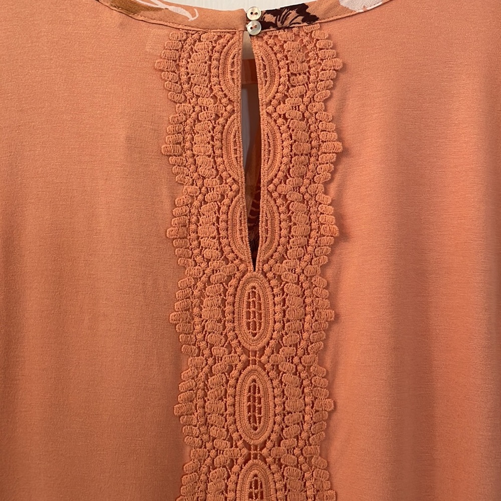 NWT Daniel Rainn Quin Keyhole Crochet Top - Picture 8 of 8